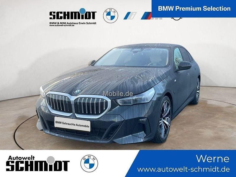 Gebraucht BMW 550e M Sport 489 PS (359 kW) 2024 Schwarz Limousine
