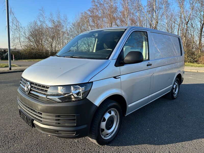 Silber Gebraucht 2018 VW T6 Van | 15.470 € - Bild 1/4
