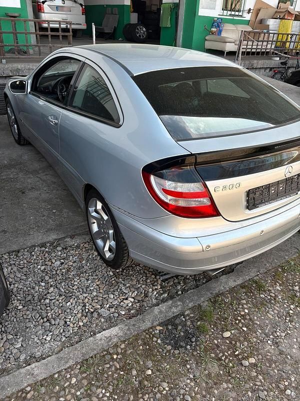 Gebraucht Mercedes C200 163 PS (119 kW) 2006 Silber Coupé