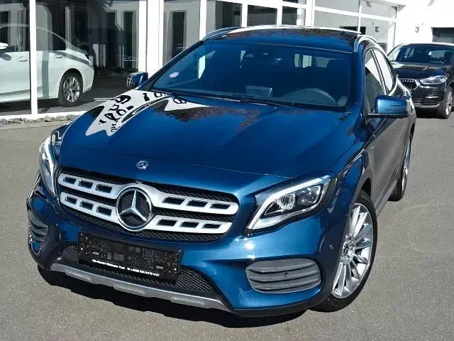 Gebraucht Mercedes GLA180 AMG line 122 PS (89 kW) 2020 Blau SUV