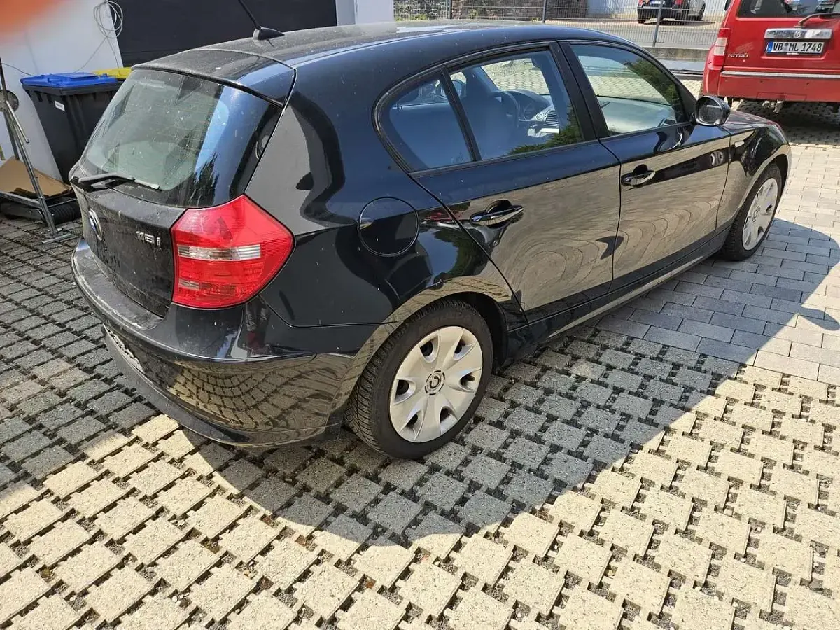 Gebraucht BMW 118 143 PS (105 kW) 2010 Schwarz Kleinwagen