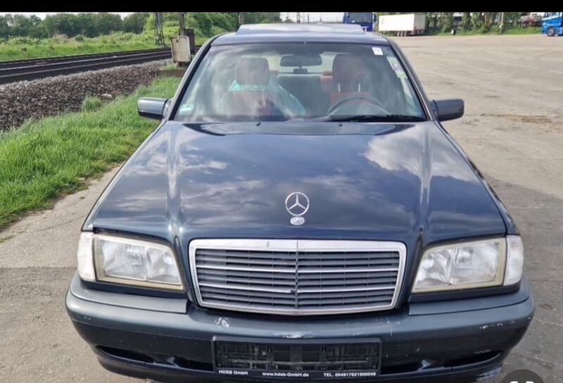 Gebraucht 1998 Mercedes C240 Elegance Limousine | 2.999 € (Etwas zu teuer) - Bild 1/4
