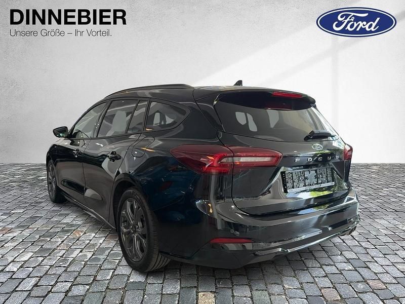 Neu Ford Focus ST-Line X 155 PS (114 kW) 2025 Schwarz (metallic) Kombi