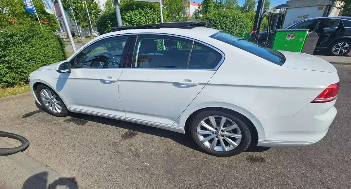 Gebraucht VW Passat Comfortline 125 PS (91 kW) 2015 Weiß Limousine