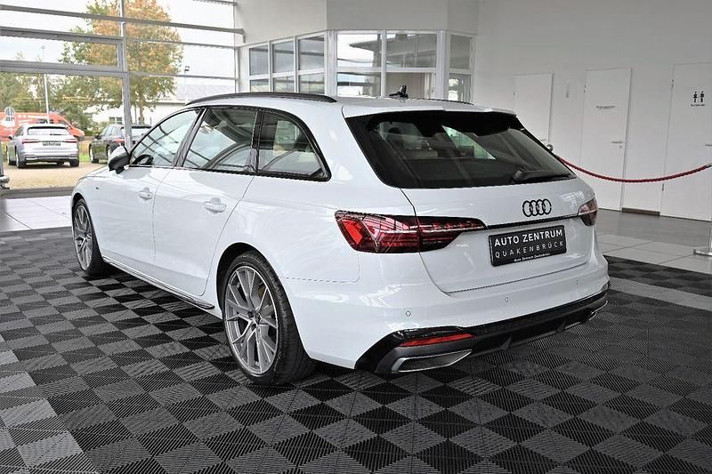 Gebraucht Audi A4 Competition 163 PS (119 kW) 2022 Weiß Limousine