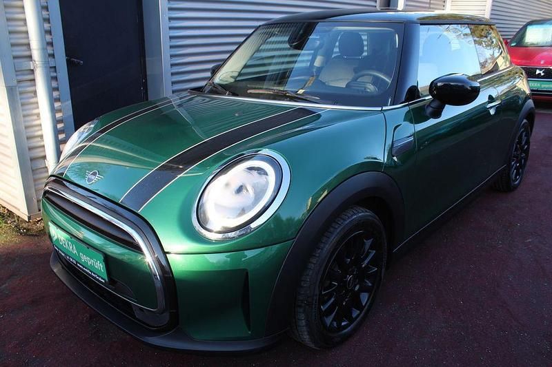 Grün Gebraucht 2022 Mini Cooper Classic Kleinwagen | 17.982 € (Guter Preis) - Bild 1/4