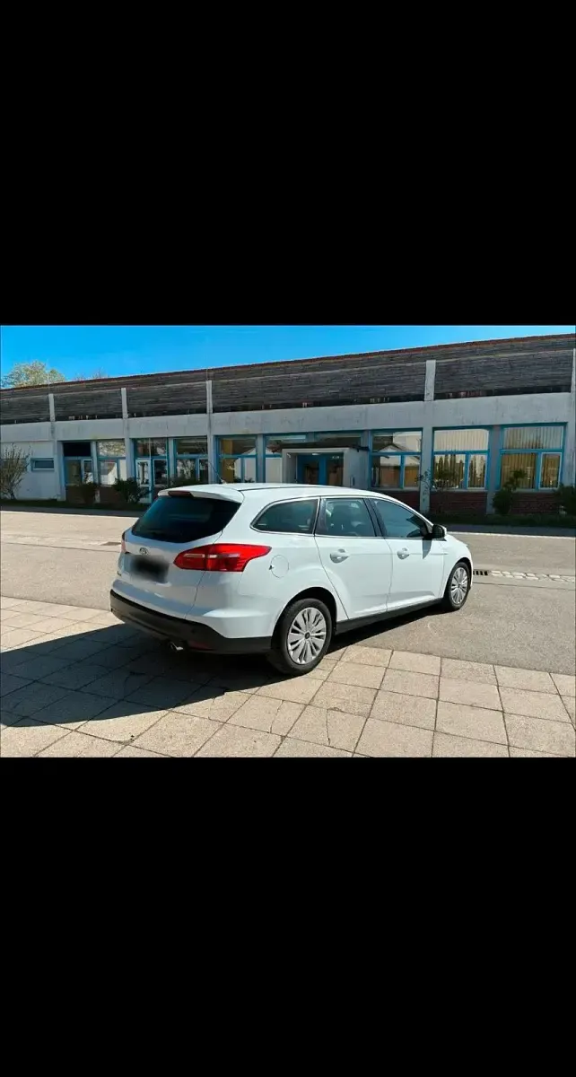 Gebraucht Ford Focus Business Edition 150 PS (110 kW) 2015 Weiß Kombi