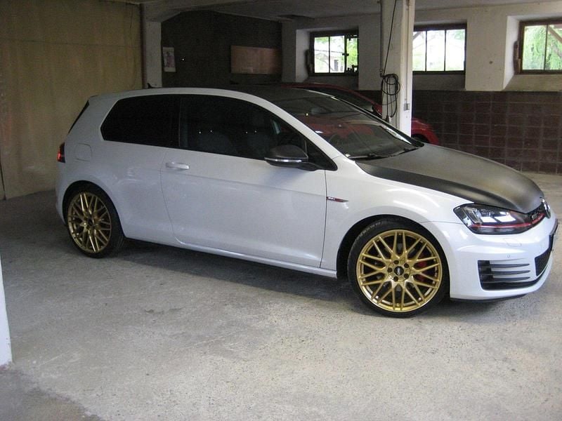 Weiß Gebraucht 2016 VW Golf Active Limousine | 14.900 € (Superpreis) - Bild 1/4