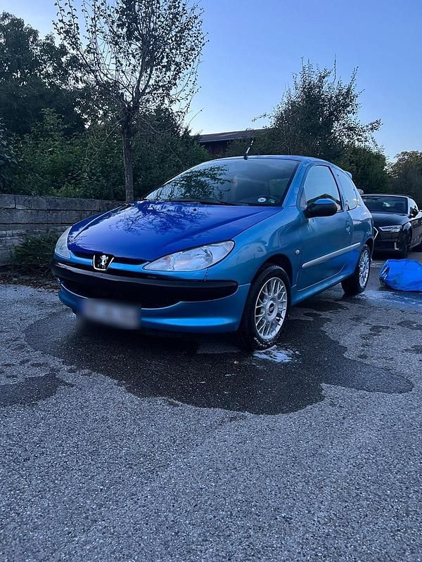 Blau Gebraucht 1999 Peugeot 206 Kleinwagen | 950 € (Fairer Preis) - Bild 1/4