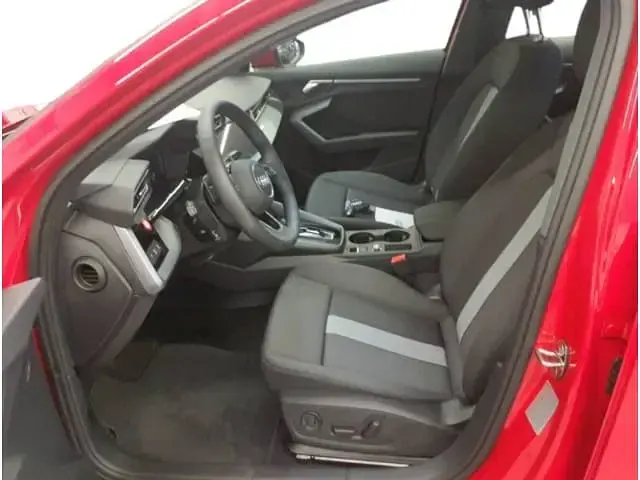 Gebraucht Audi A3 e-tron Comfort 204 PS (150 kW) 2026 Progressivrot metallic Kleinwagen
