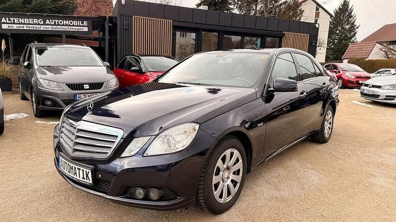 Gebraucht Mercedes E220 170 PS (125 kW) 2010 Blau Limousine