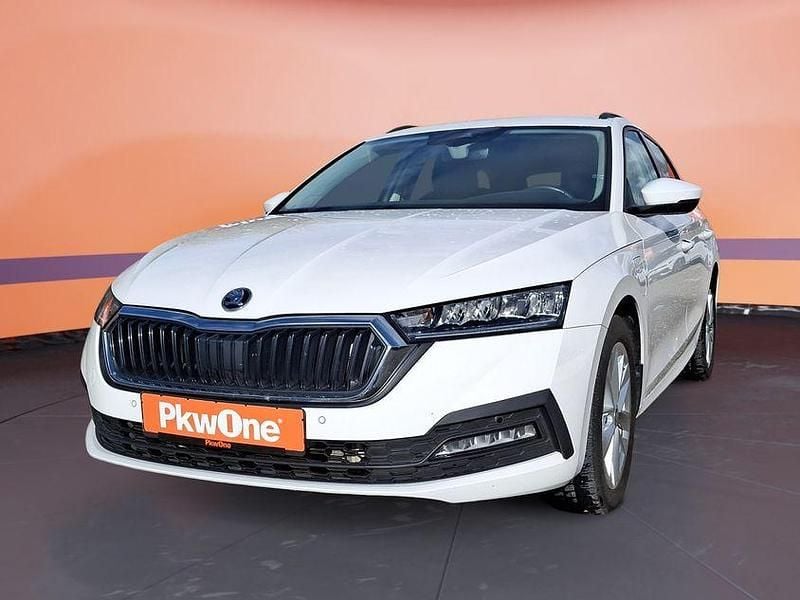 Weiß Gebraucht 2023 Skoda Octavia Kombi | 25.630 € (Guter Preis) - Bild 1/4