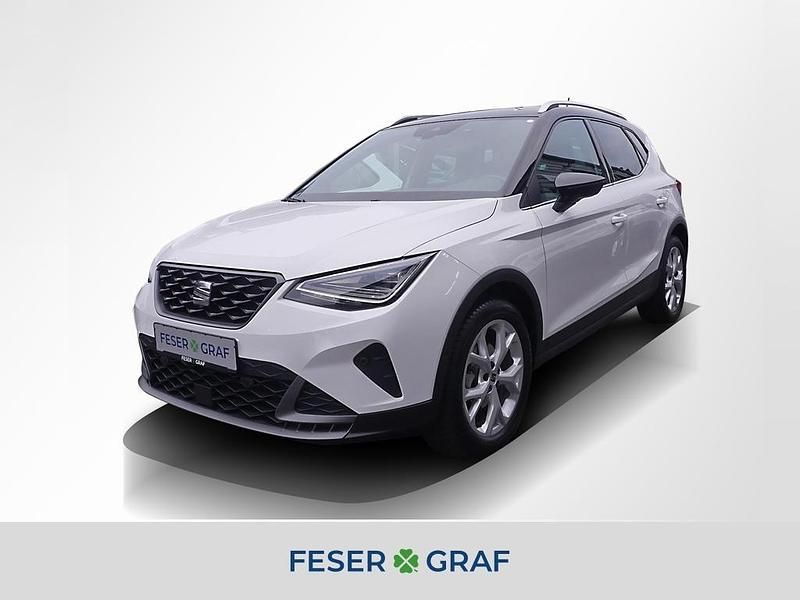 Weiss Gebraucht 2024 Seat Arona FR SUV | 22.740 € (Fairer Preis) - Bild 1/4