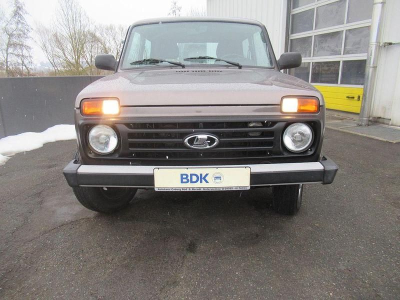 Gebraucht Lada Taiga 83 PS (61 kW) 2018 Beige SUV