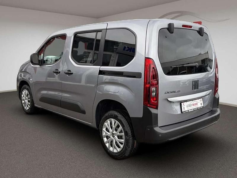 Neu Fiat Doblò 102 PS (75 kW) 2025 Grau Van / Kleinbus