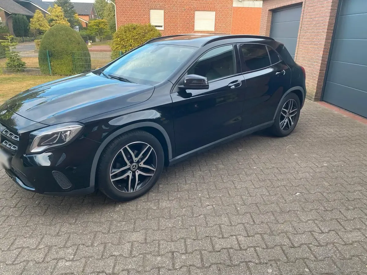 Gebraucht Mercedes GLA180 109 PS (80 kW) 2017 SUV