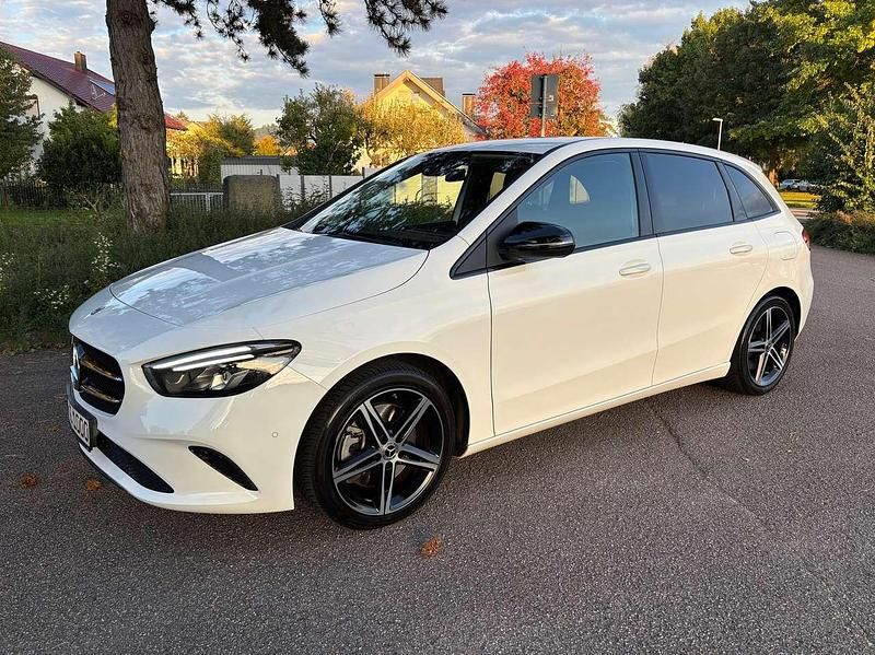 Gebraucht Mercedes B250 Progressive 224 PS (164 kW) 2020 Weiß Van / Kleinbus