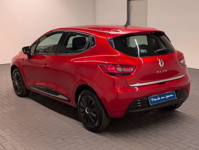 Gebraucht Renault Clio IV 73 PS (53 kW) 2018 Rot Kleinwagen