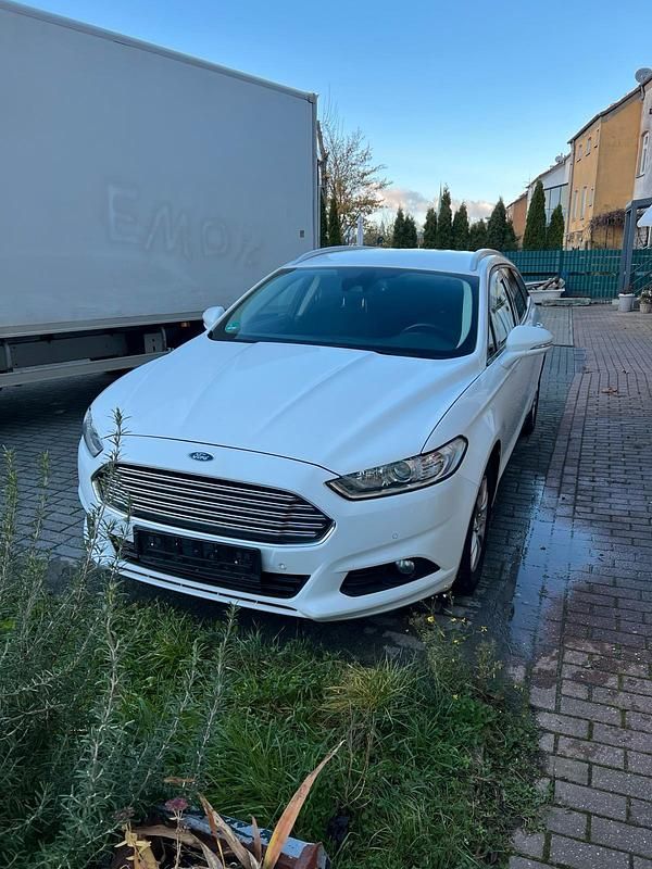 Weiß Gebraucht 2017 Ford Mondeo Kombi | 6.250 € (Fairer Preis) - Bild 1/4