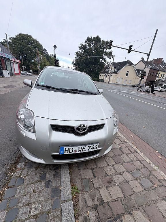 Grau Gebraucht 2008 Toyota Auris Limousine | 3.500 € (Guter Preis) - Bild 1/4