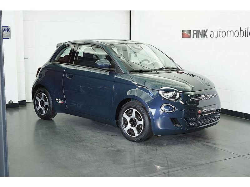 Grün Gebraucht 2022 Fiat 500e Action Limousine | 11.900 € (Superpreis) - Bild 1/2