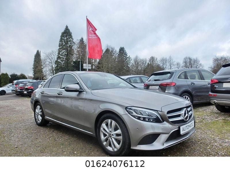 Gebraucht Mercedes C180 156 PS (114 kW) 2019 Silber Limousine