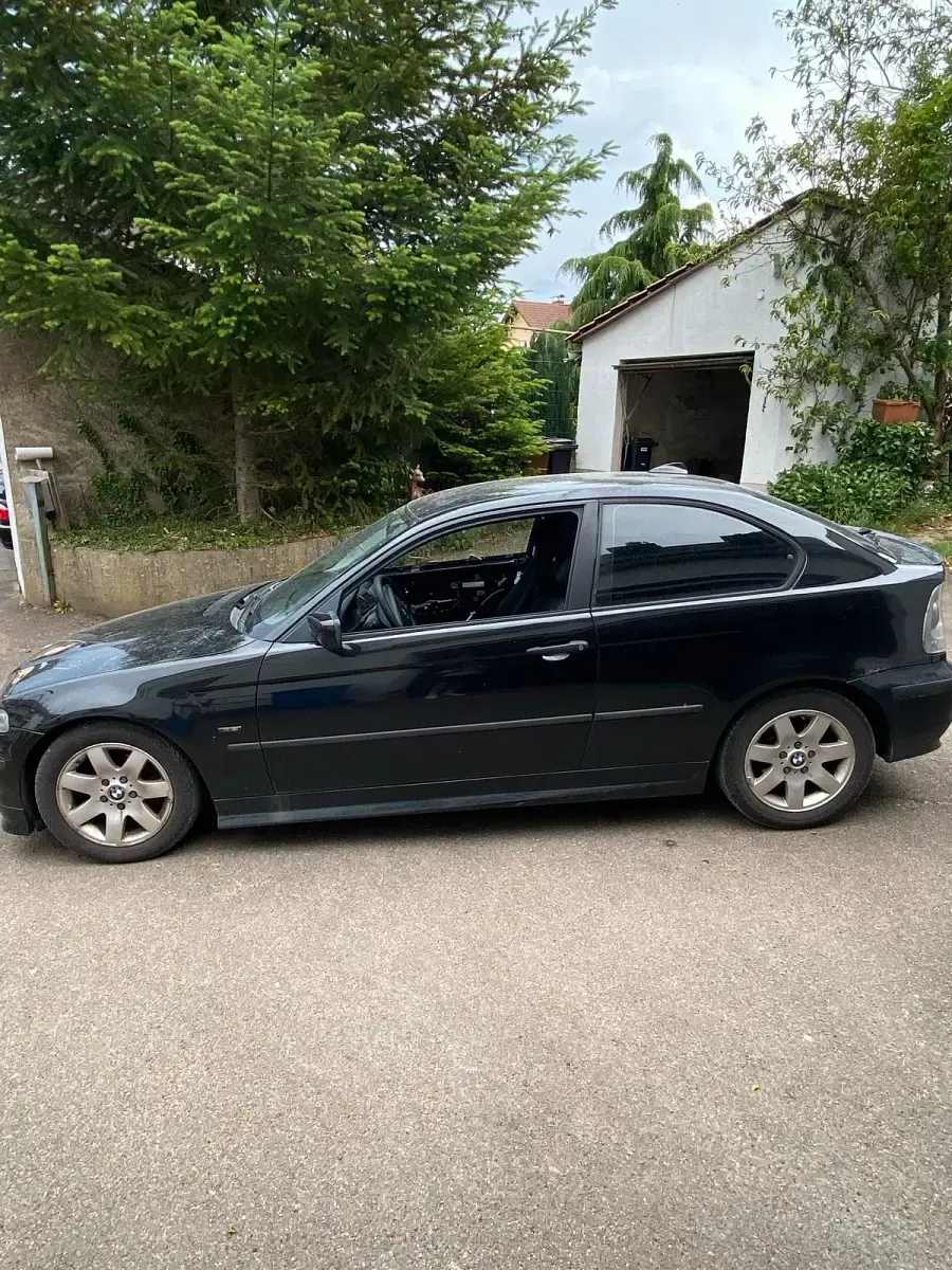 Gebraucht BMW 318 143 PS (105 kW) 2002 Schwarz Coupé