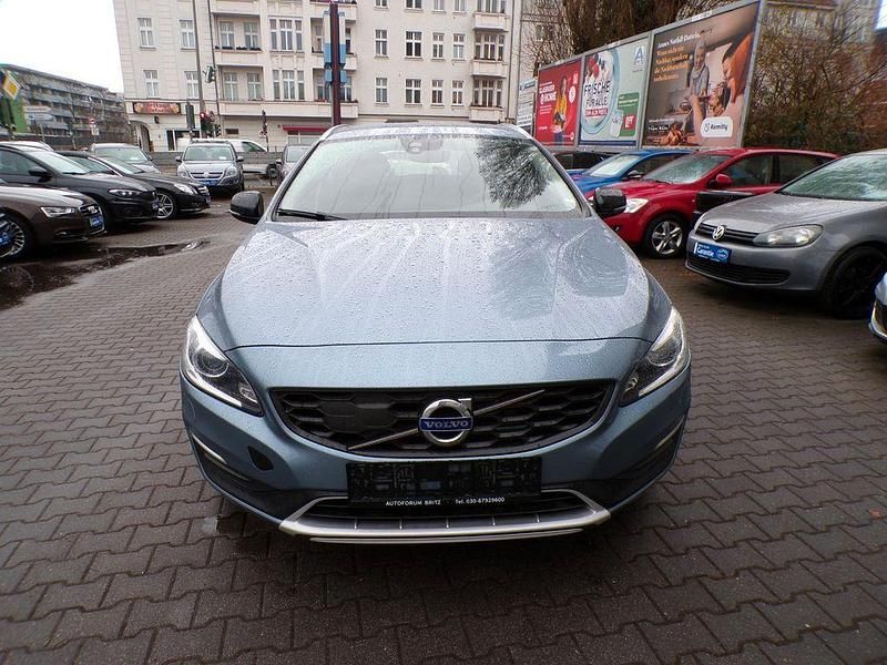 Gebraucht Volvo V60 CC 190 PS (139 kW) 2017 Blau Kombi