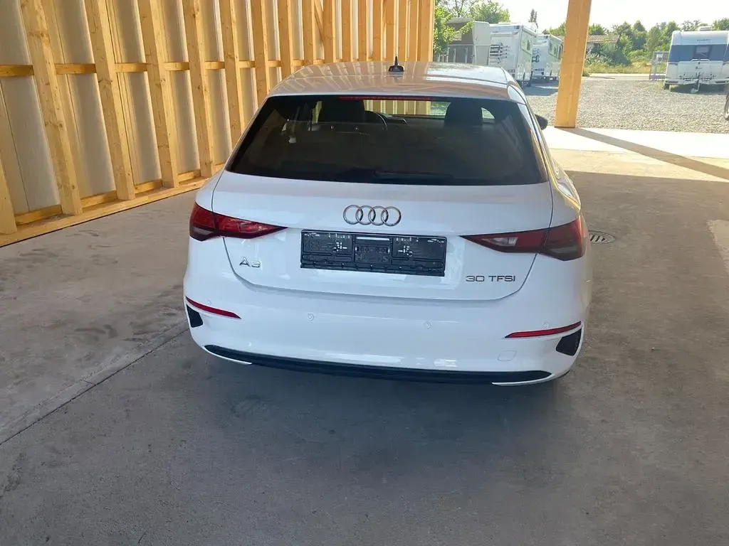 Gebraucht Audi A3 Basis 110 PS (80 kW) 2022 Ibisweiss Limousine