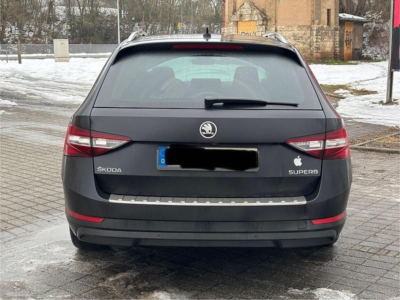 Gebraucht Skoda Superb Style 190 PS (139 kW) 2016 Schwarz Kombi