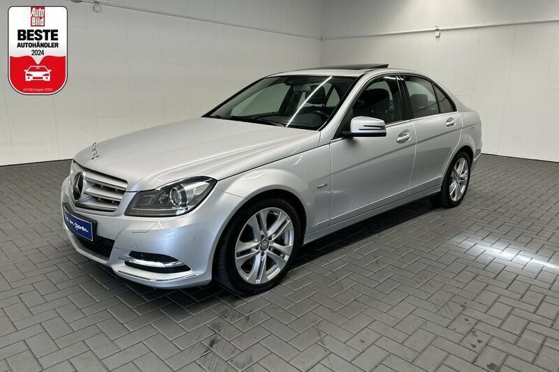 Silber (iridiumsilbermet.) Gebraucht 2012 Mercedes C250 Avantgarde Limousine | 16.980 € (Fairer Preis) - Bild 1/4