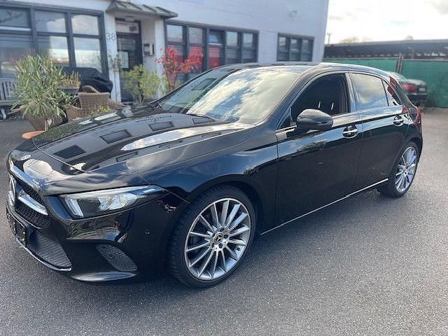 Schwarz Gebraucht 2019 Mercedes A200 Limousine | 21.790 € (Fairer Preis) - Bild 1/4