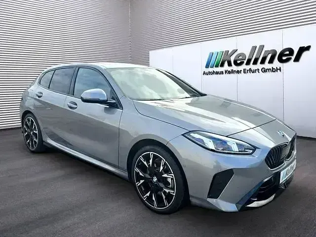 Gebraucht BMW 123 M Sport 224 PS (164 kW) 2025 Skyscraper grau met. Kleinwagen