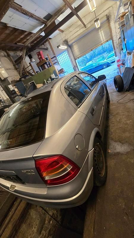 Gebraucht Opel Astra 101 PS (74 kW) 2001 Limousine