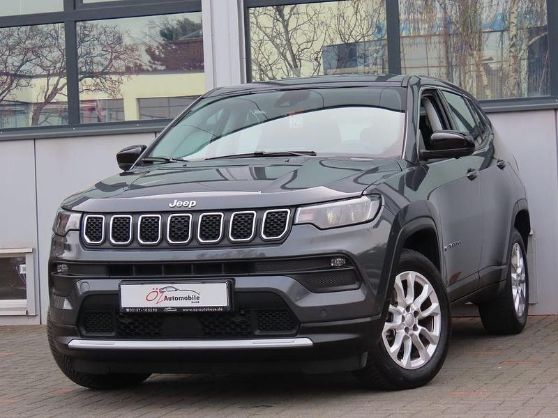 Gebraucht Jeep Compass 131 PS (96 kW) 2024 Grau SUV