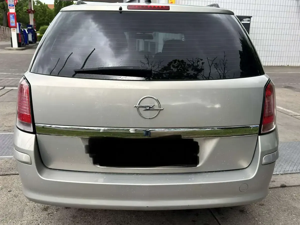 Gebraucht Opel Astra Edition 105 PS (77 kW) 2005 Silber Kombi