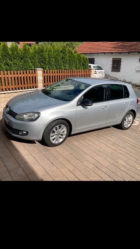 Silber Gebraucht 2011 VW Golf VI Limousine | 5.199 € (Fairer Preis) - Bild 1/4