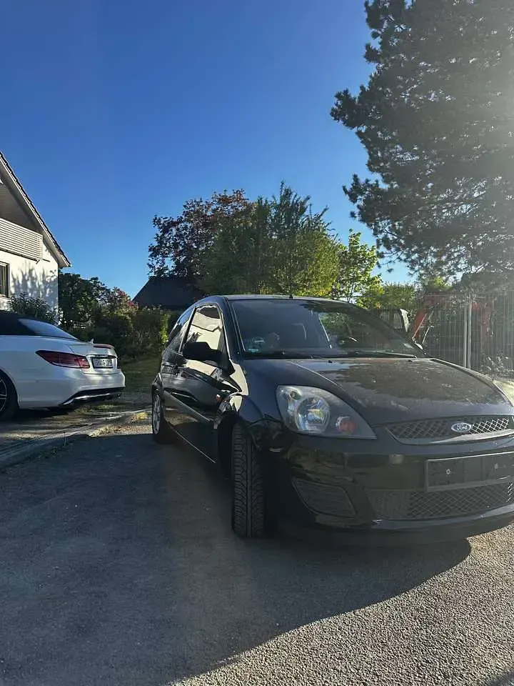Gebraucht Ford Fiesta Style 69 PS (50 kW) 2007 Schwarz Kleinwagen