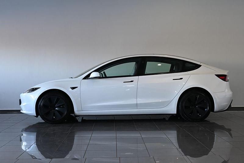 Gebraucht Tesla Model 3 366 kW (498 PS) 2024 Pearl white multicoat Limousine