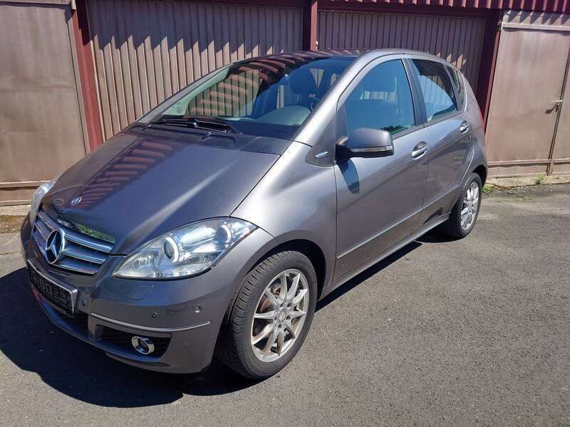 Grau Gebraucht 2011 Mercedes A180 Avantgarde Kleinwagen | 2.999 € (Fairer Preis) - Bild 1/4