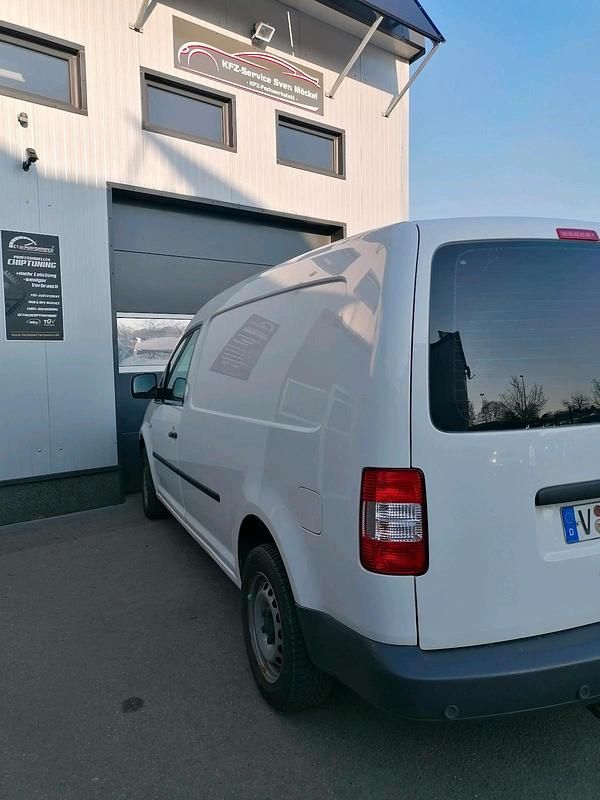 Second-hand VW Caddy Maxi 105 CP (77 kW) 2009 Alb Monovolum