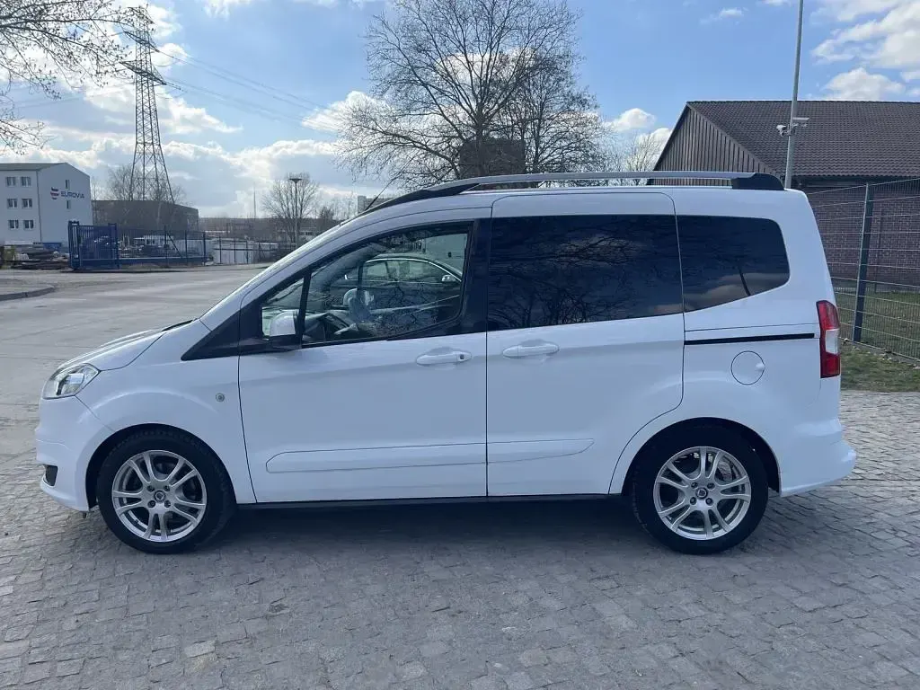 Occasion Ford Tourneo Titanium 101 ch (74 kW) 2017 Blanc Break