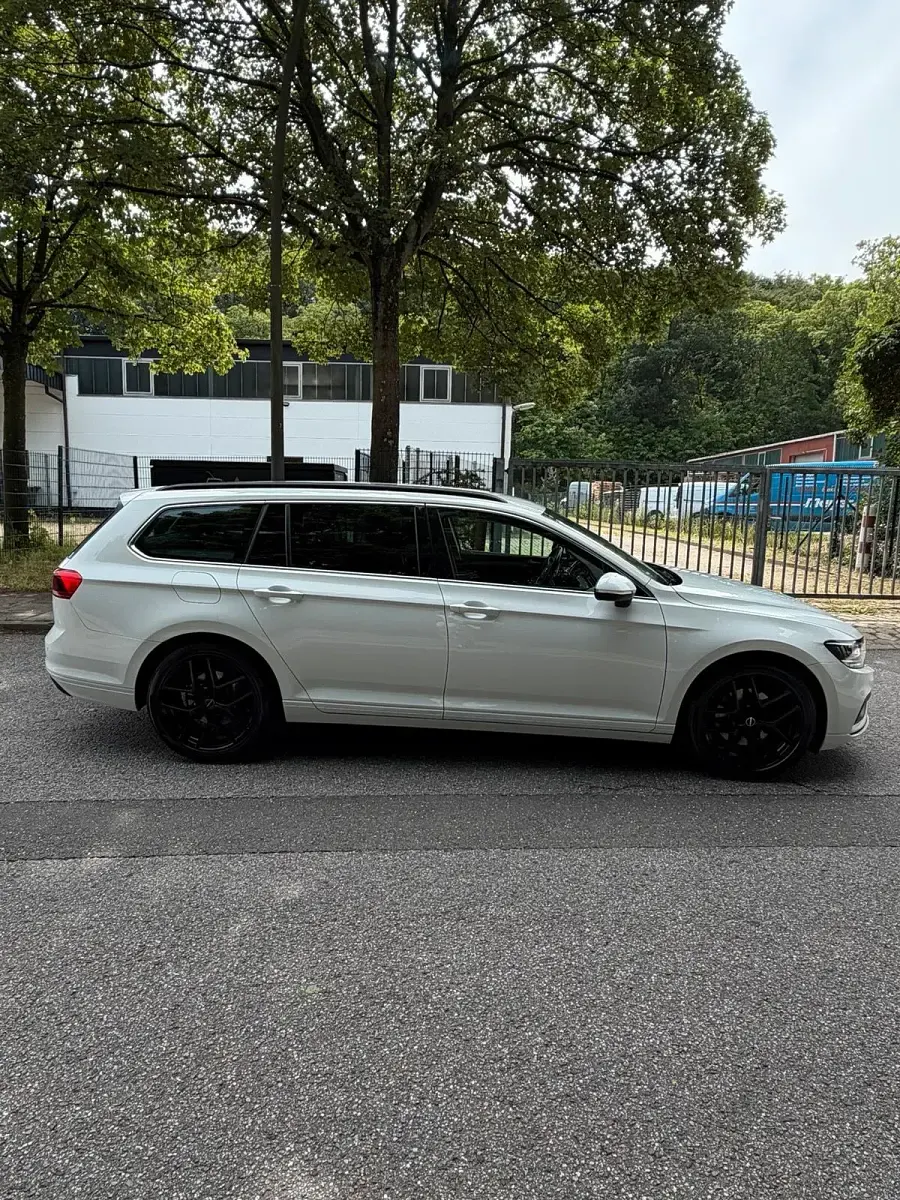 Gebraucht VW Passat 150 PS (110 kW) 2019 Weiß Kombi