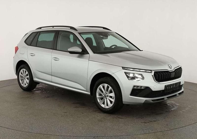 Brillant silber metallic Gebraucht 2025 Skoda Kamiq Selection SUV | 26.095 € (Fairer Preis) - Bild 1/4