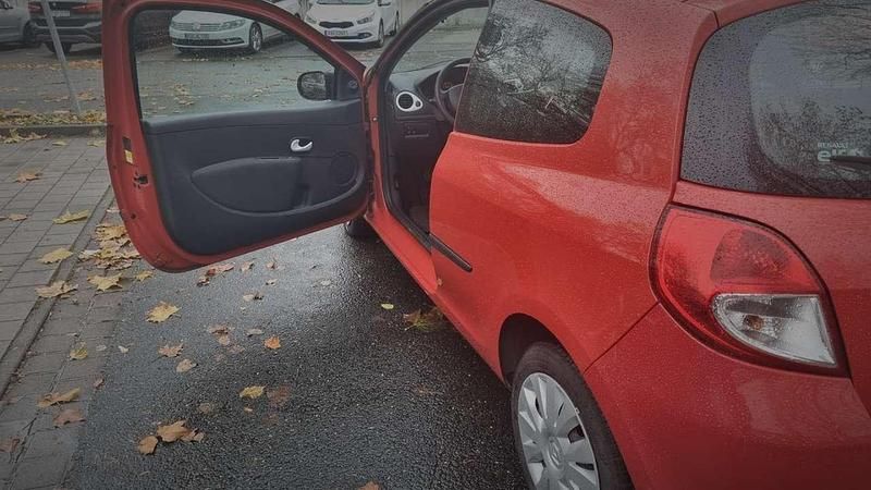 Gebraucht Renault Clio IV Campus 75 PS (55 kW) 2012 Rot Limousine