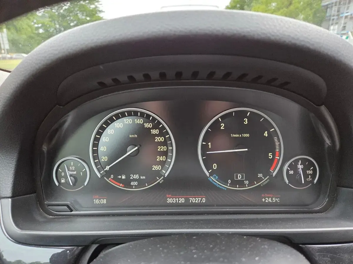 Gebraucht BMW 525 204 PS (150 kW) 2011 Grau Kombi