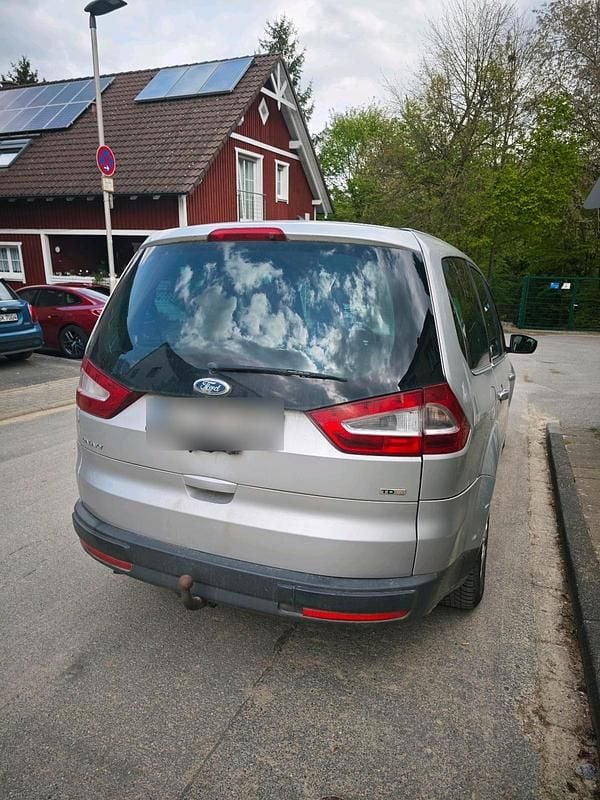 Gebraucht Ford Galaxy 140 PS (102 kW) 2006 Silber Van / Kleinbus