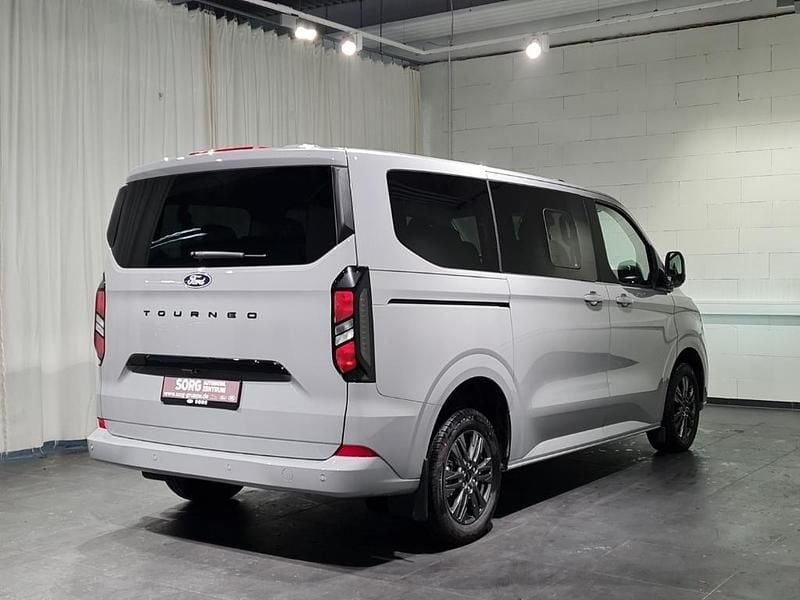 Neu Ford Tourneo Custom Titanium 170 PS (125 kW) 2026 Grau, greymatter Van