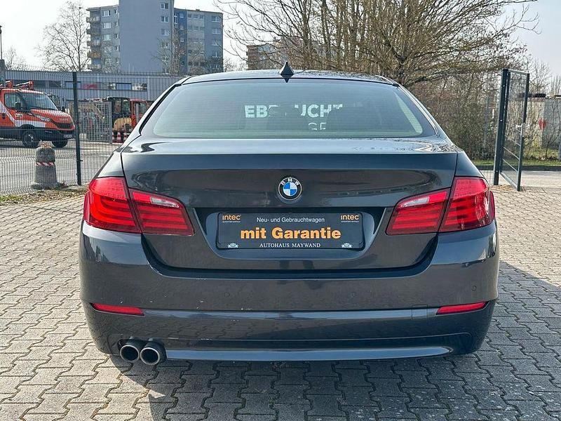 Gebraucht BMW 520 184 PS (135 kW) 2012 Grau Limousine