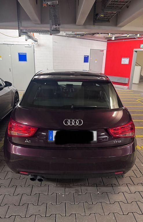 Gebraucht Audi A1 Ambition 122 PS (89 kW) 2011 Rot Kleinwagen